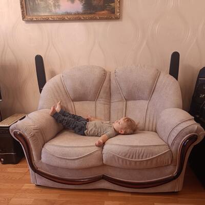 Перетяжка мягкого дивана 